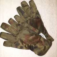 Sprzedam rekawiczki zimowe (polowe) rękawiczki jak widać są nowe.