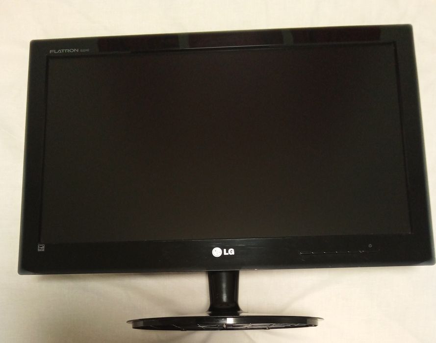 Монітор 21.5" LG Flatron E2240T-PN