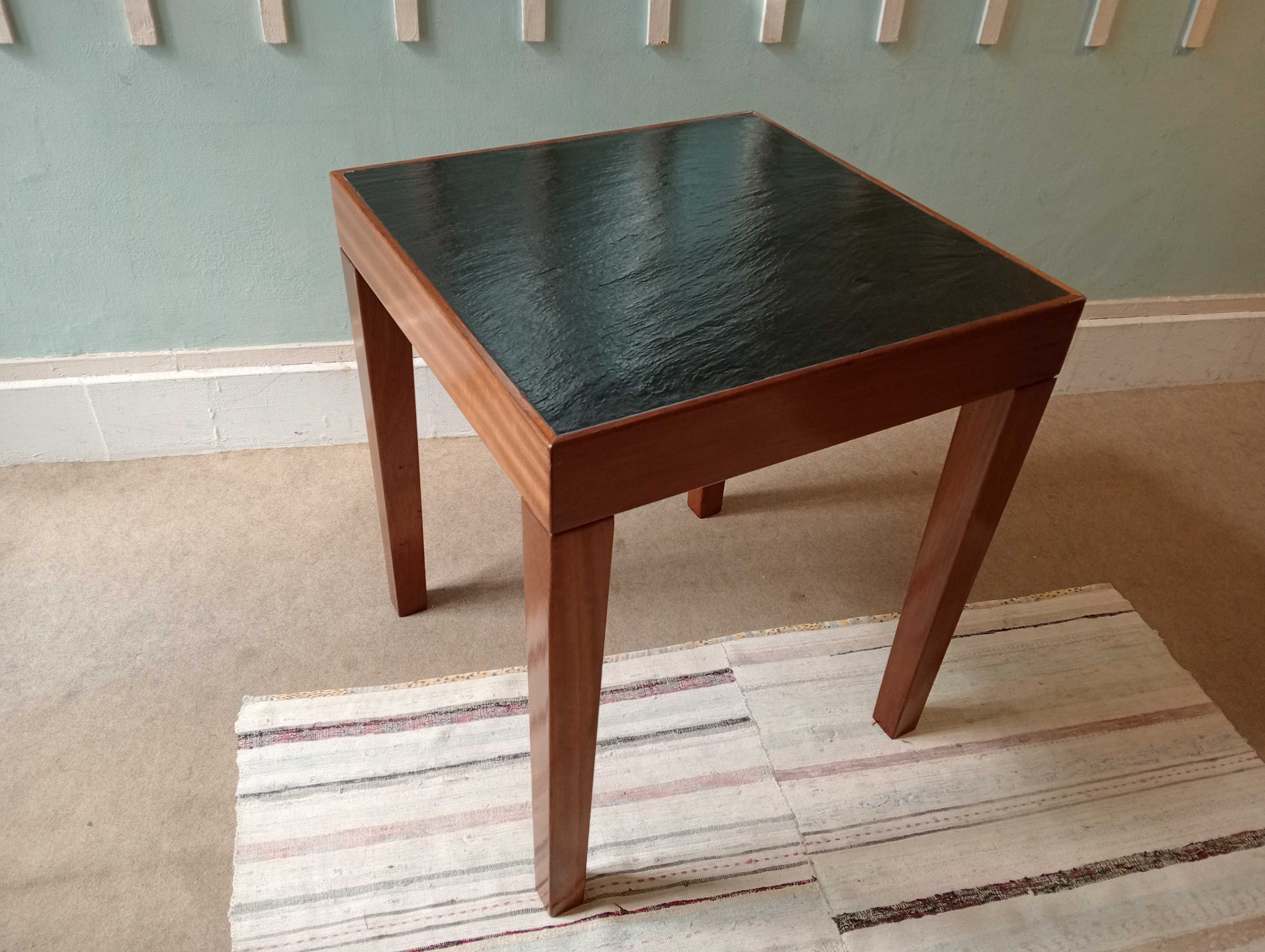 Mesa de refeição (63cm X 63cm)