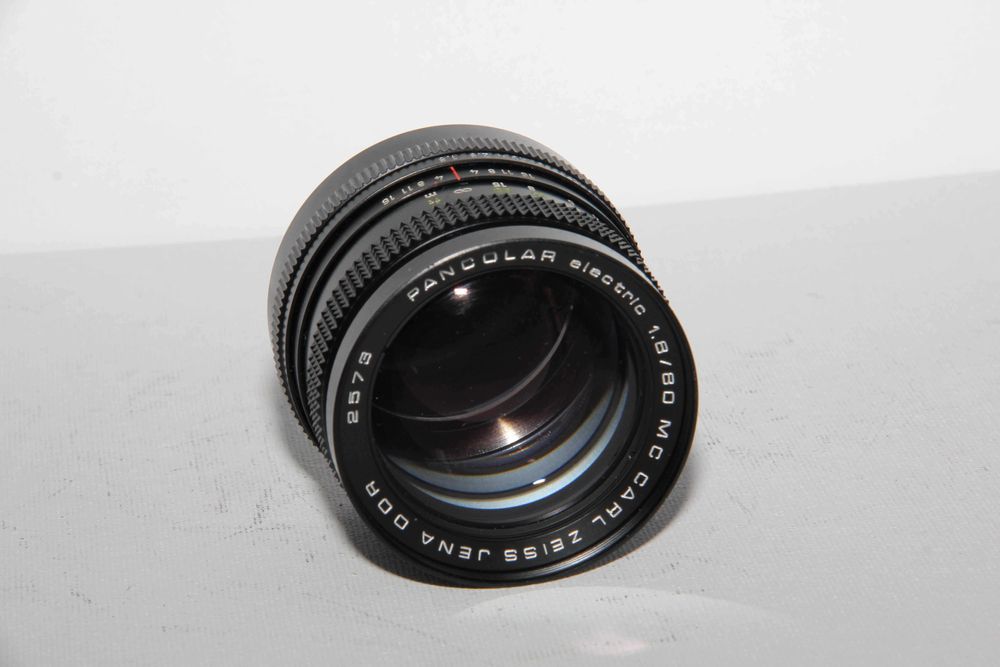 Obiektyw M42 CARL ZEISS JENA PANCOLAR 1,8/80 mm MC Electric 
z futerał