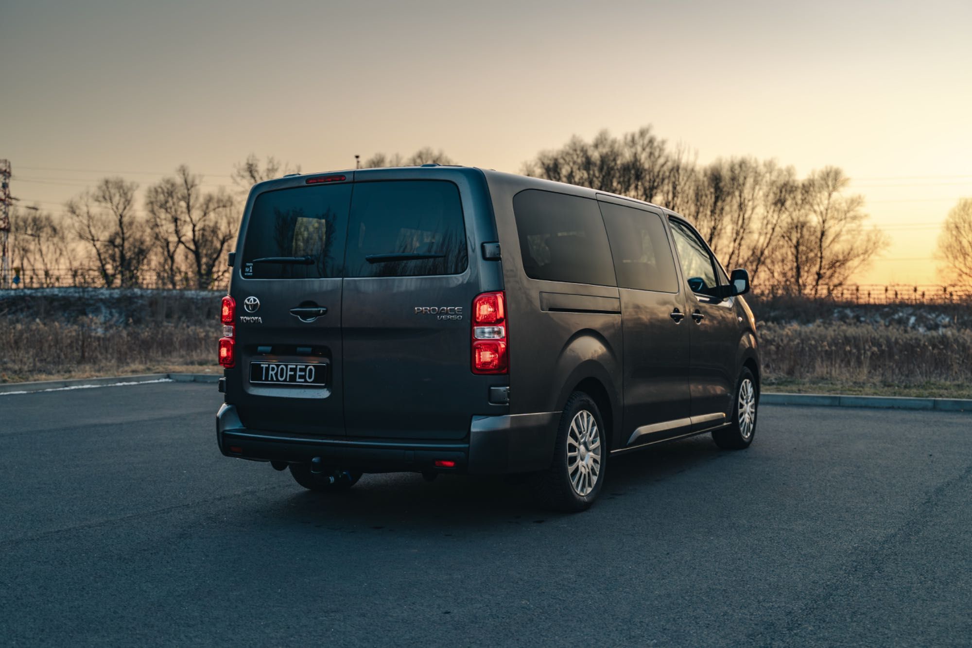 Wynajem Toyota PROACE Verso brak limitu km, bez kaucji wypożyczalnia