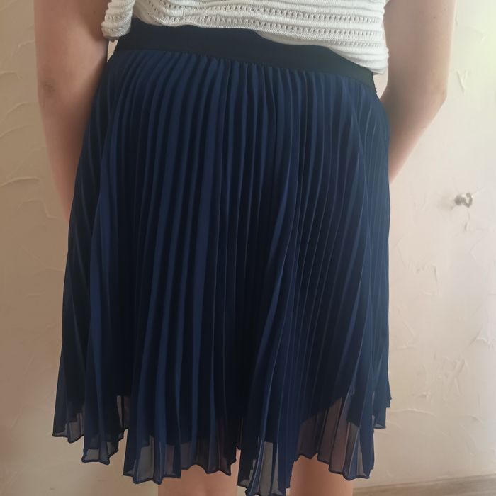 Granatowa spódniczka plisowana, rozmiar M, pasuje na 152/158