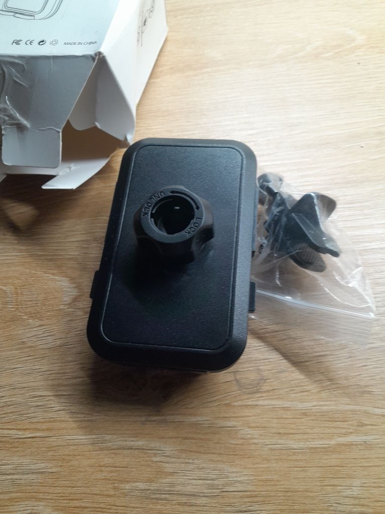 Uchwyt samochodowy na telefon do kratki wentylacyjnej Nevney NV-CP02-D
