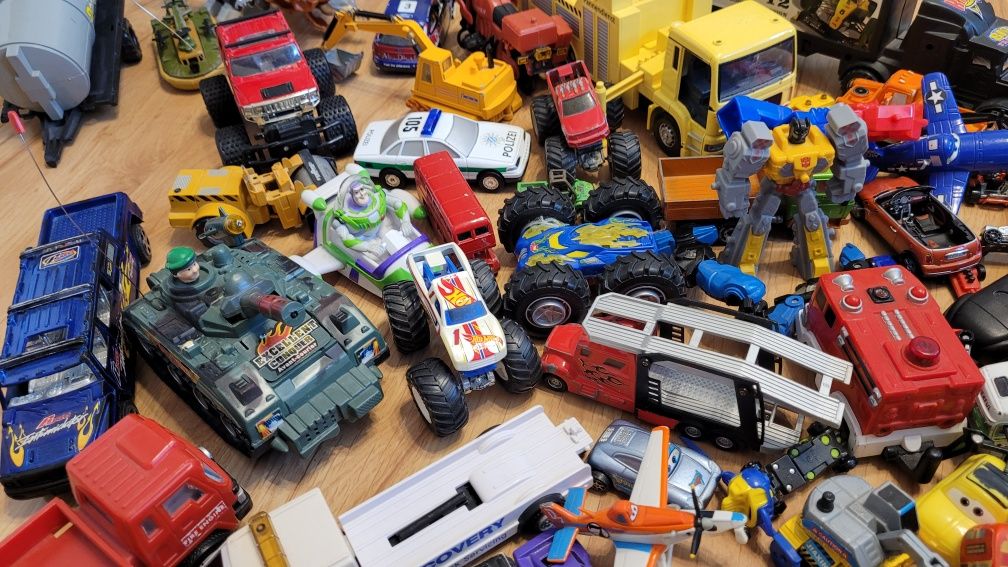 Zabawki auta resoraki hot wheels McQueen
