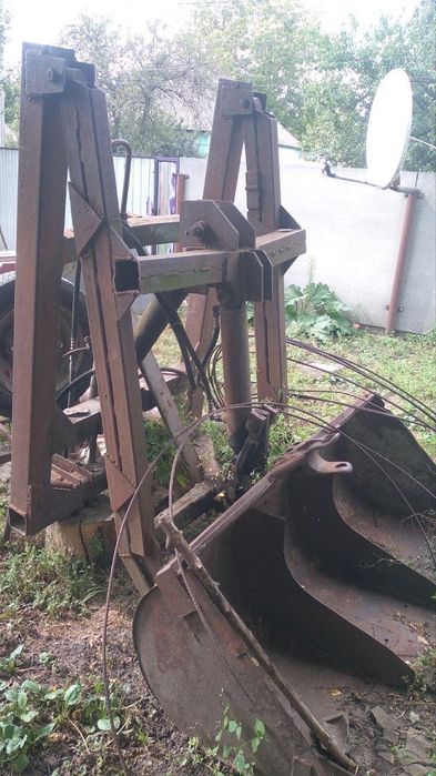 Навантажувач, погрузчик, навісне до трактора