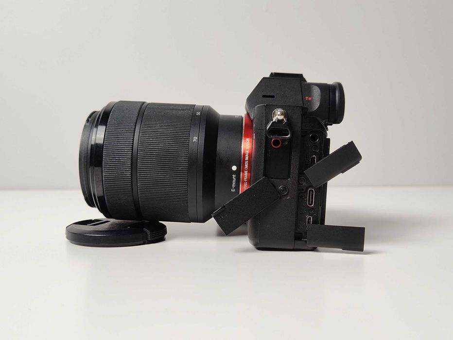 Sony A7 3 + obiektyw 28-70 + dwie baterie + adapter m42