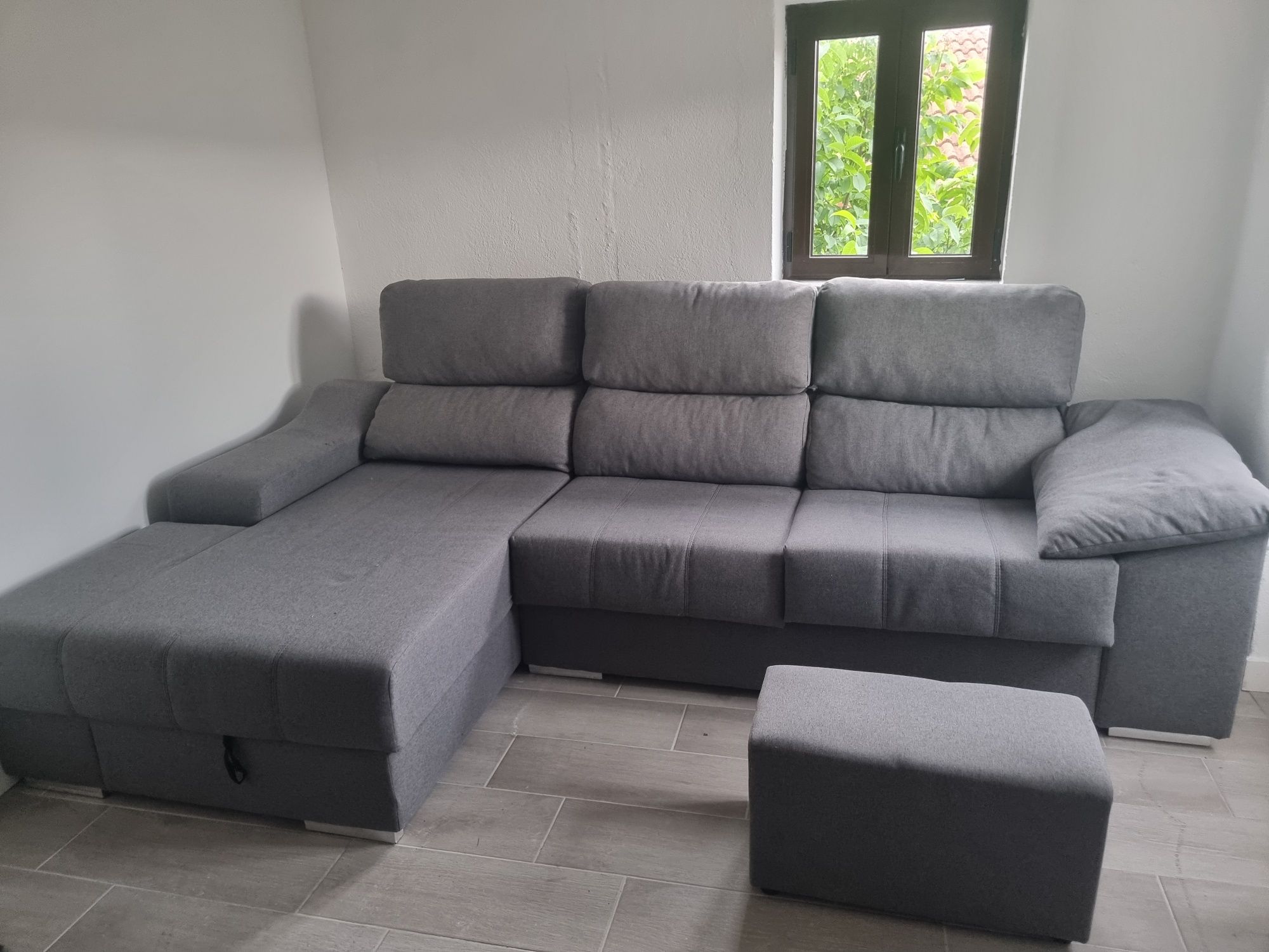 Sofá com chaise longue cinza
