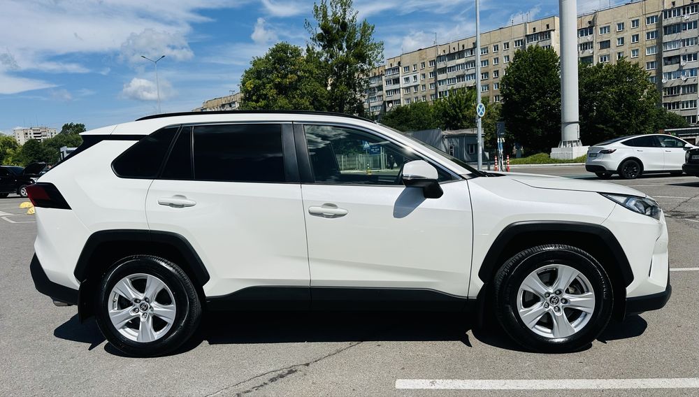 TOYOTA RAV 4 2019р Перламутр
