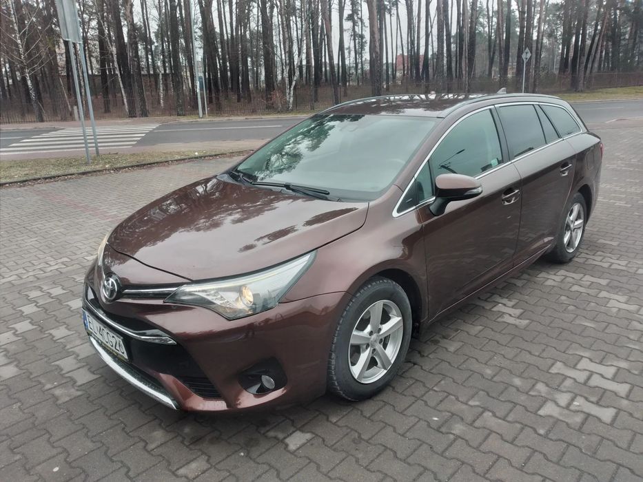 Toyota Avensis Toyota Avensis 1.6 D- 4D Premium salon Polska