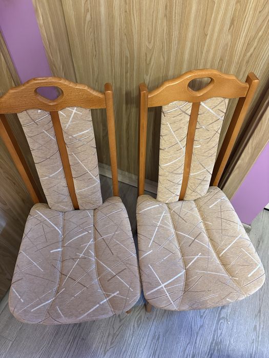 Stół z 4 krzesłami – rozkładany, stan bardzo dobry – odbiór osobisty