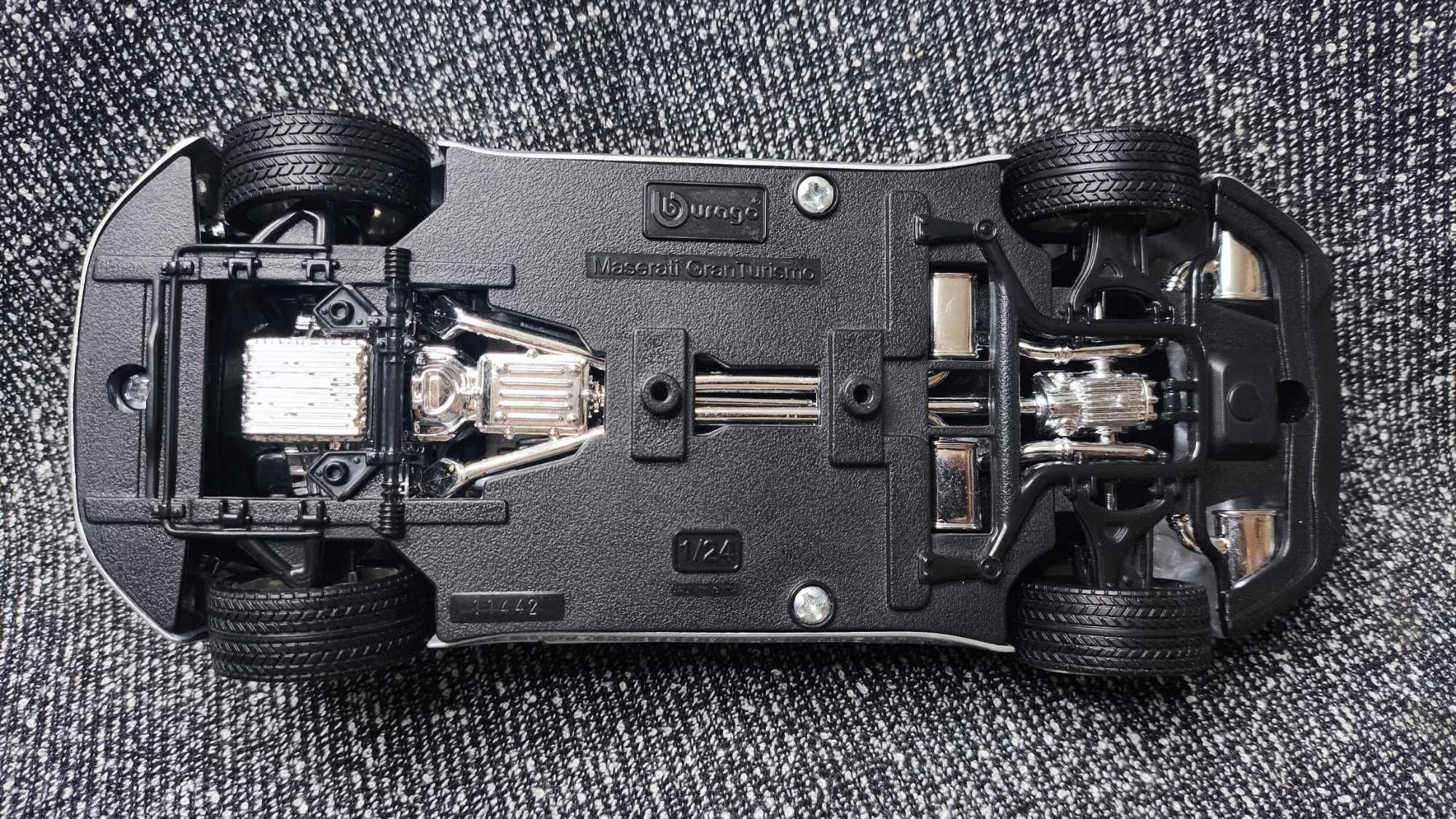 Модель Maserati Gran Turismo масштаб 1:24 Bburago
