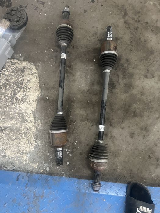 Полуось tesla3 задние 100у.е