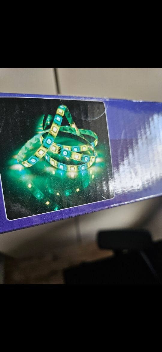 Taśma led ciepła biel około 5 metrów nowa 
Nie otwarta