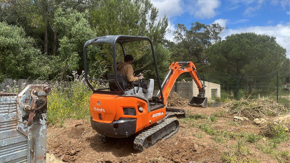 Aluguer Mini Giratoria, Bobcat, Retroescavadora,Manitou