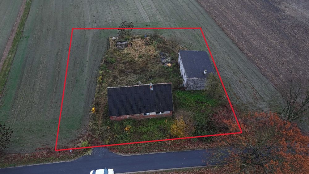 Działka 1800m² z budynkami