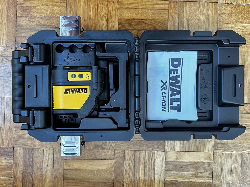 Laser krzyżowy DEWALT DW088CG - Nowy!