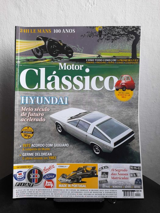 Revistas de música, carros e bicicletas