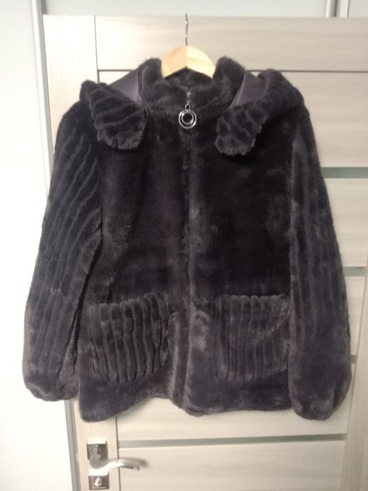 Еко шубка розмір С-М
