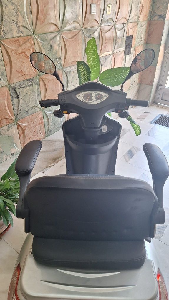 Scooter eléctrica