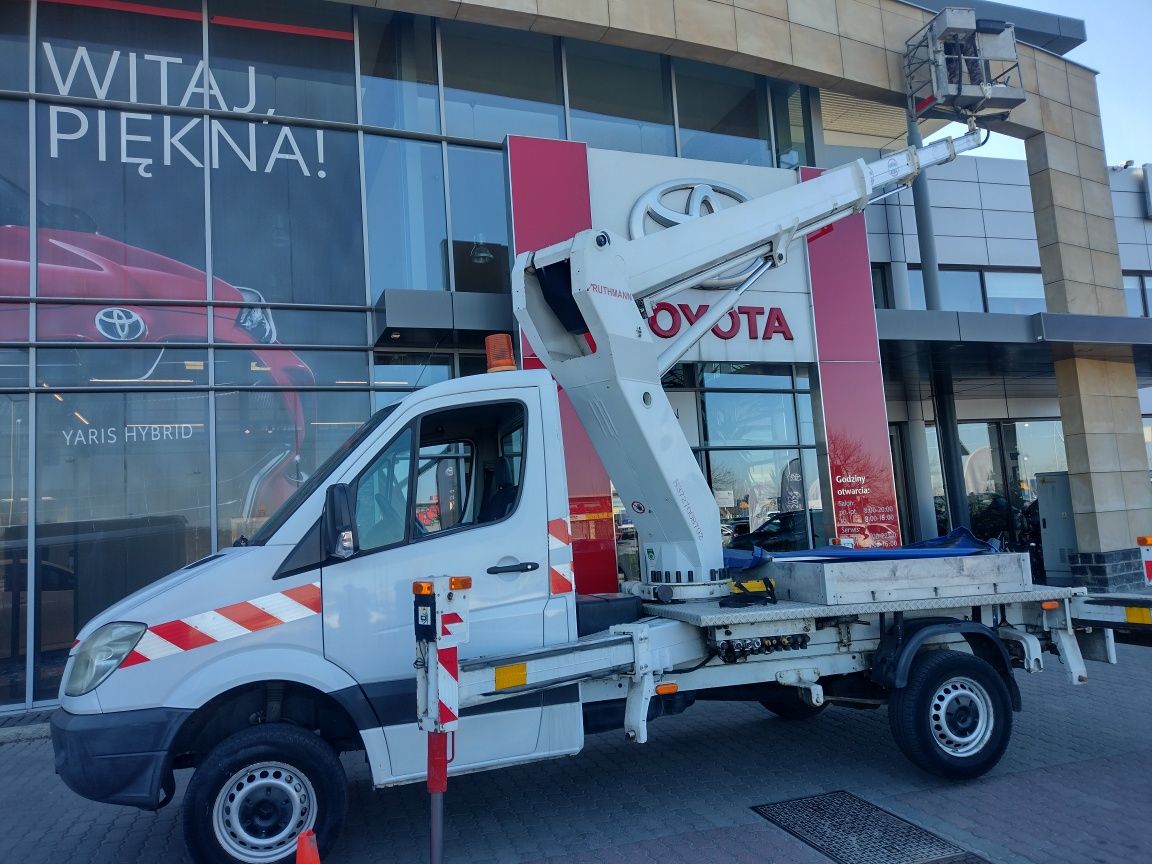 Podnośnik koszowy zwyżka 22 m. Konkurencyjne ceny Warszawa i okolice