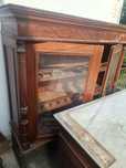 Móvel antigo para restauro.