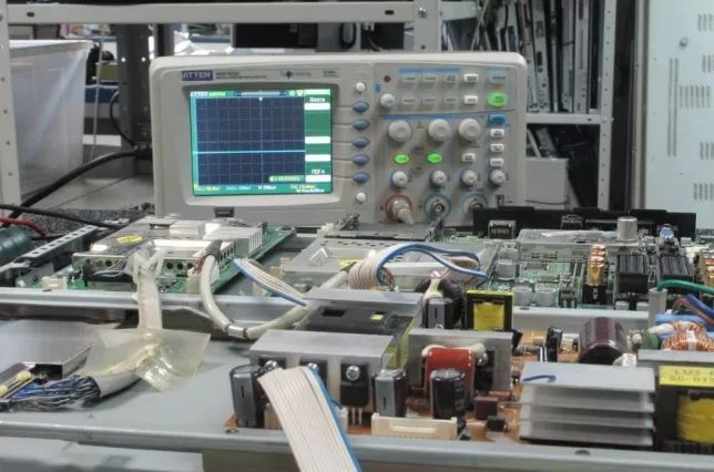 Ремонт телевізорів та моніторів. Заміна LED Підсвічування. Троєщина.