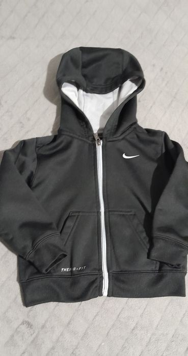 Czarna bluza chłopiec Nike 92 śliczna polecam
