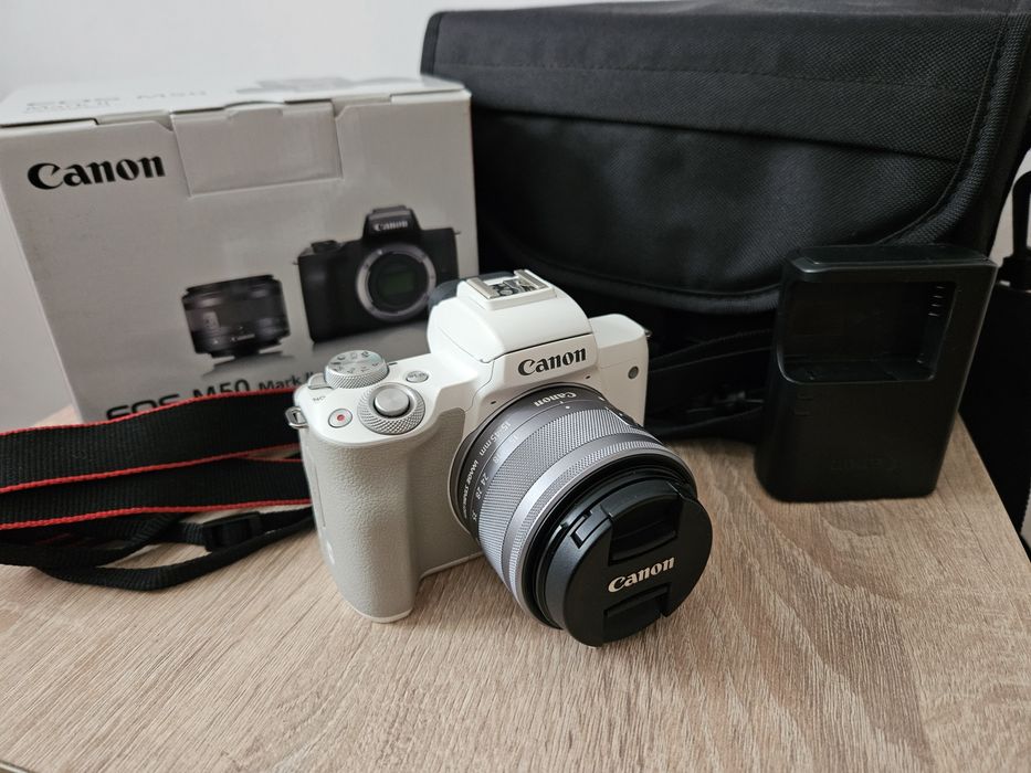 Aparat CANON EOS M50 Mark II biały + obiektyw EF-M 15-45mm + pokrowiec