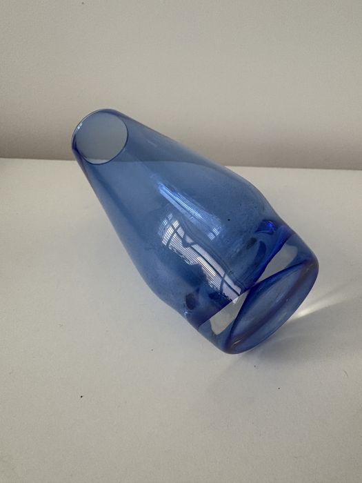 Stary wazonik niebieskie szklo