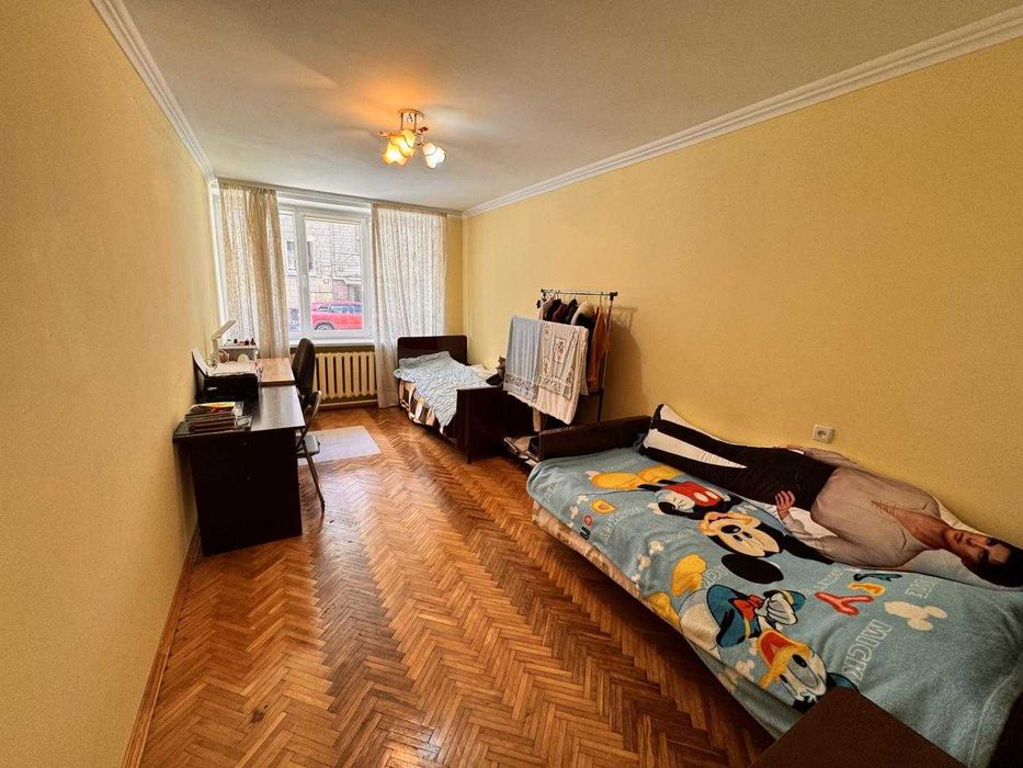 Продаж 2 кімнатної квартири з ремонтом, вул. Зарицьких / Франка, Львів