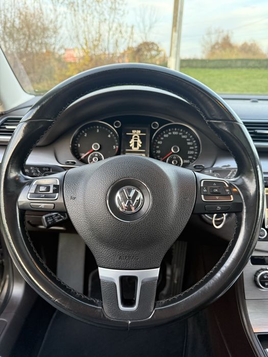 Volkswagen Passat B7 2012 2.0 TDI