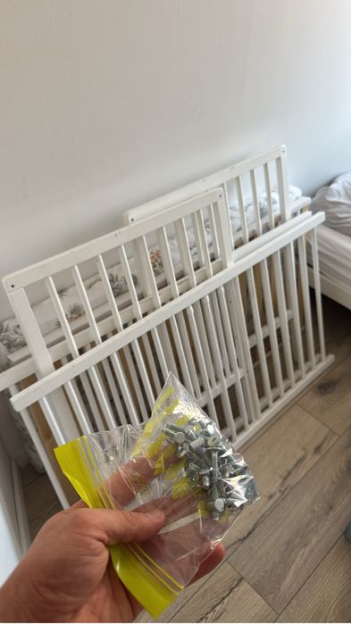 Łóżeczko dziecięce +GRATIS materac i prześcieradła