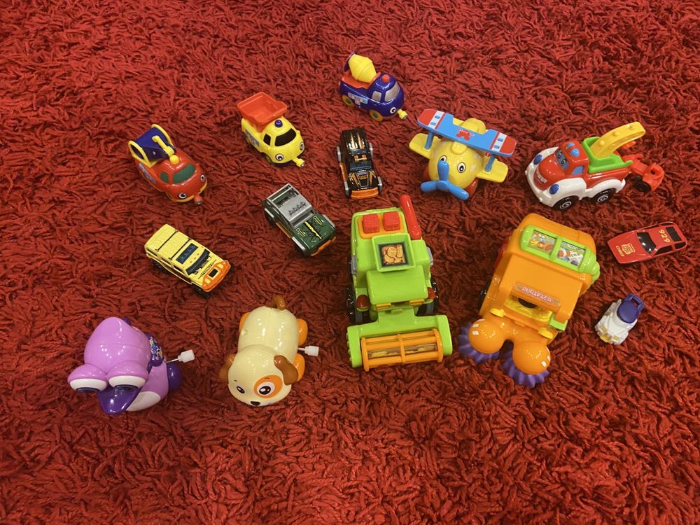 Машинки та інші іграшки