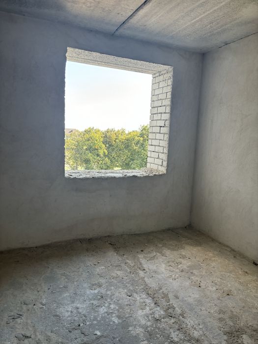 Велика 2кімнатна квартира з терасою в Континенті 4 черга