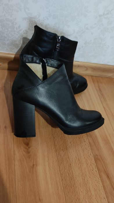 Ботильйони зима ботінки шкіряні короткі ботинки на каблуке кожа