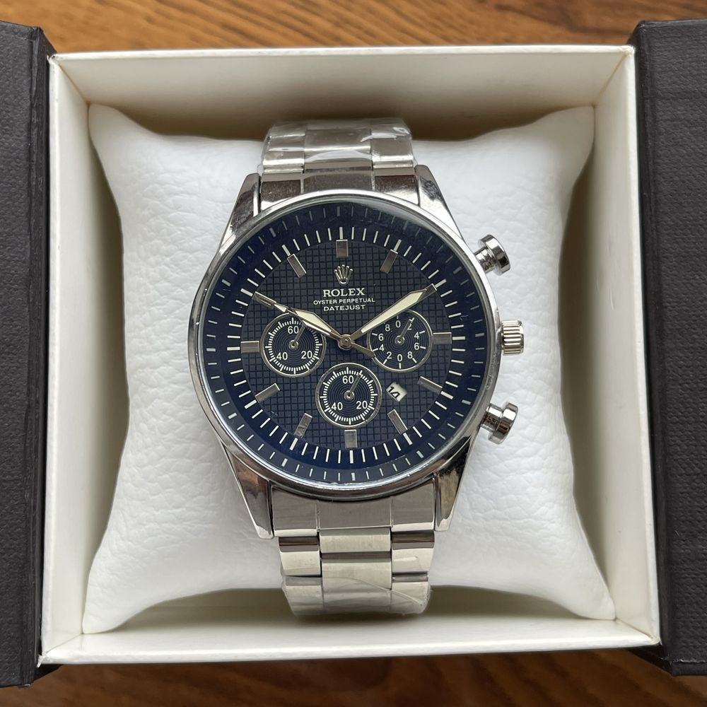 Стильний чоловічий годинник Rolex на браслеті срібного кольору