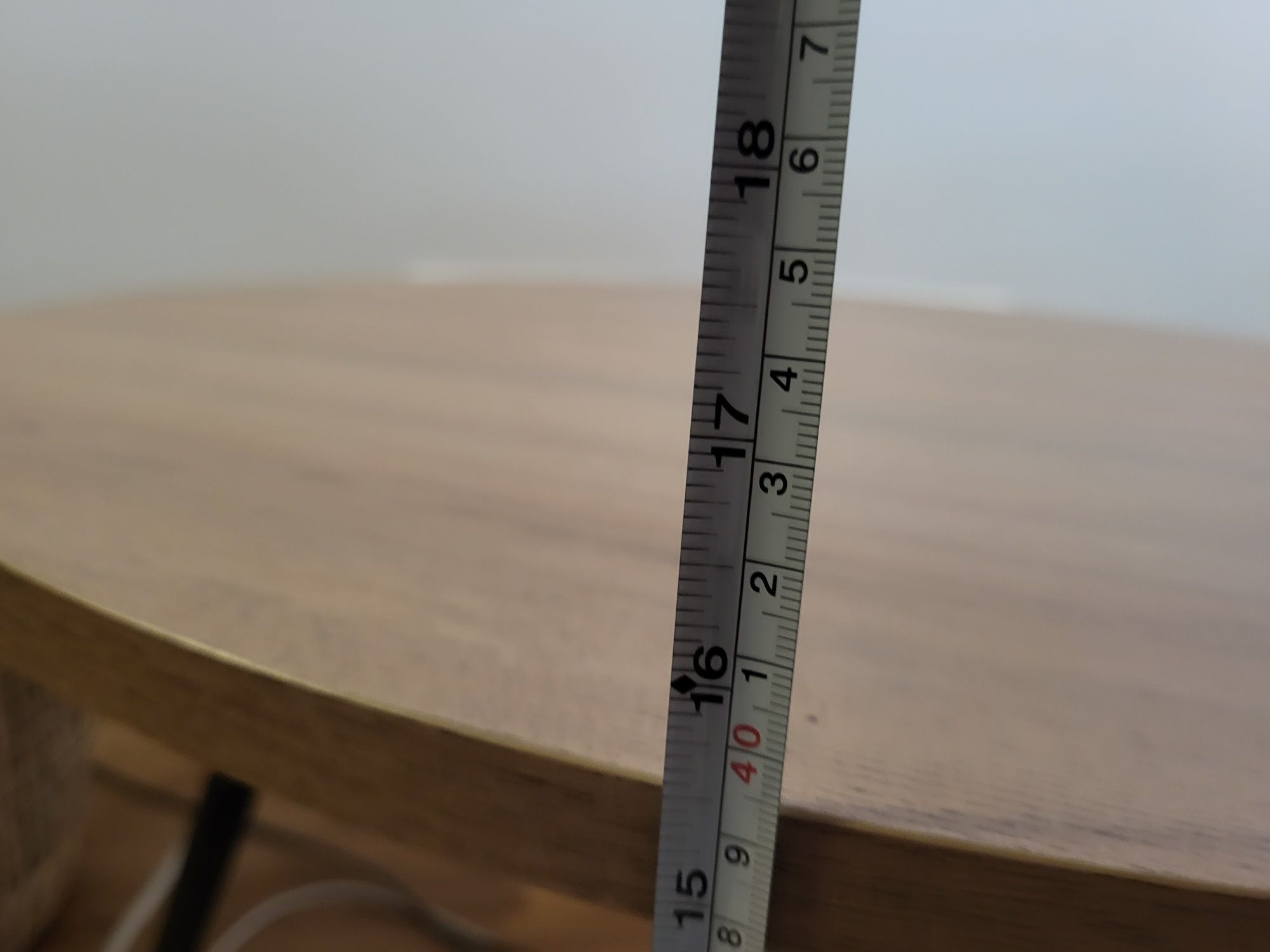 Mesa de Café de madeira com pernas metálicas