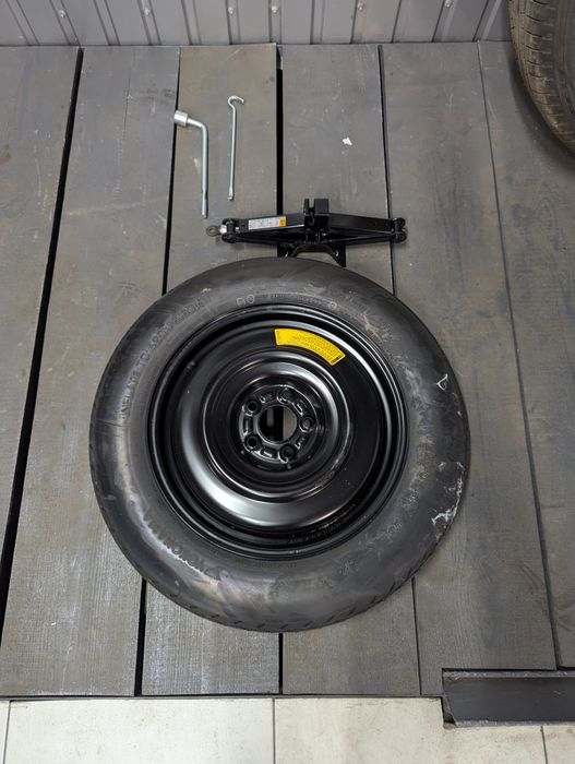 Комплект докатка,запаска,домкрат,ключ мазда