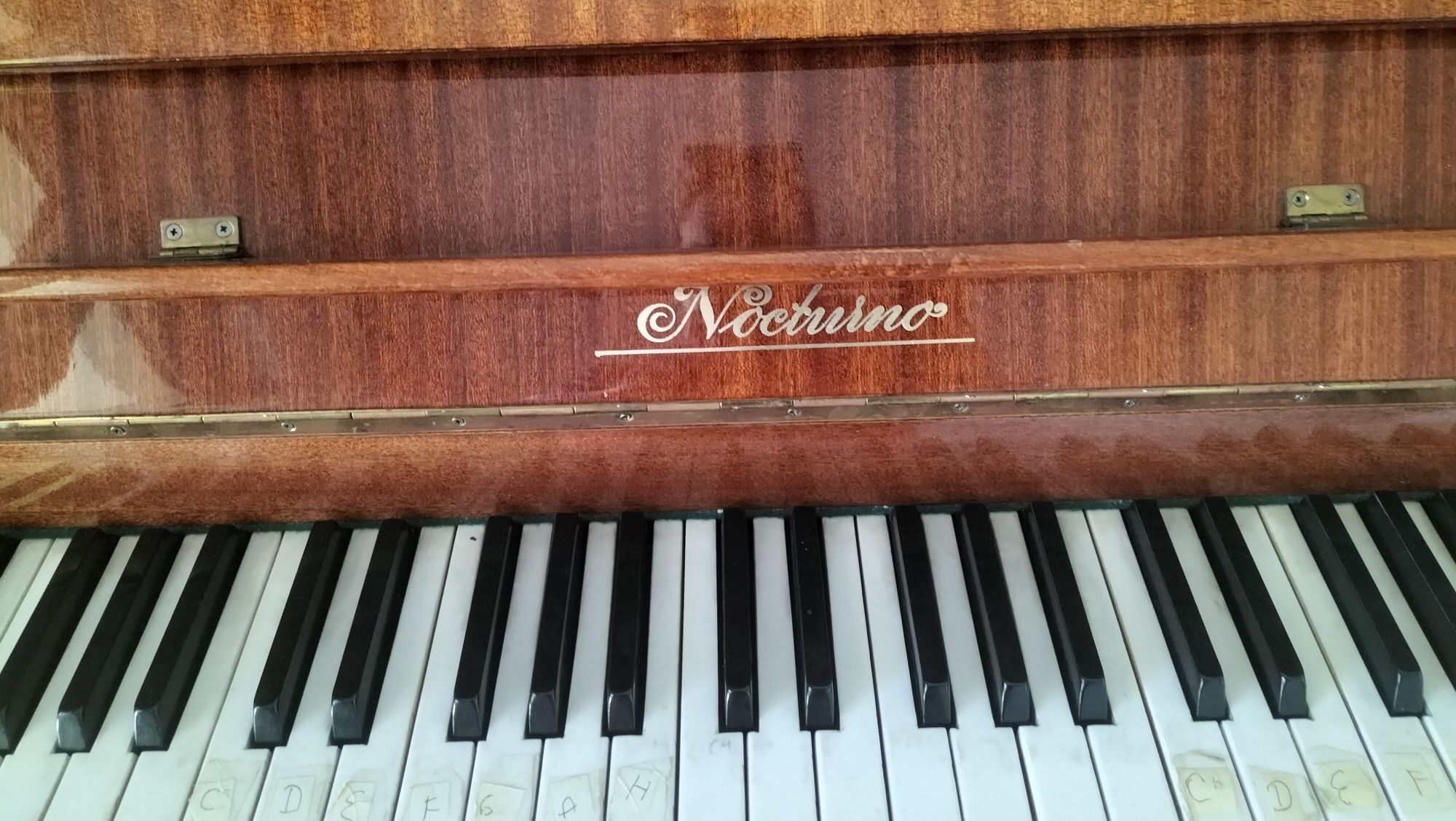 Pianino stary klasyk