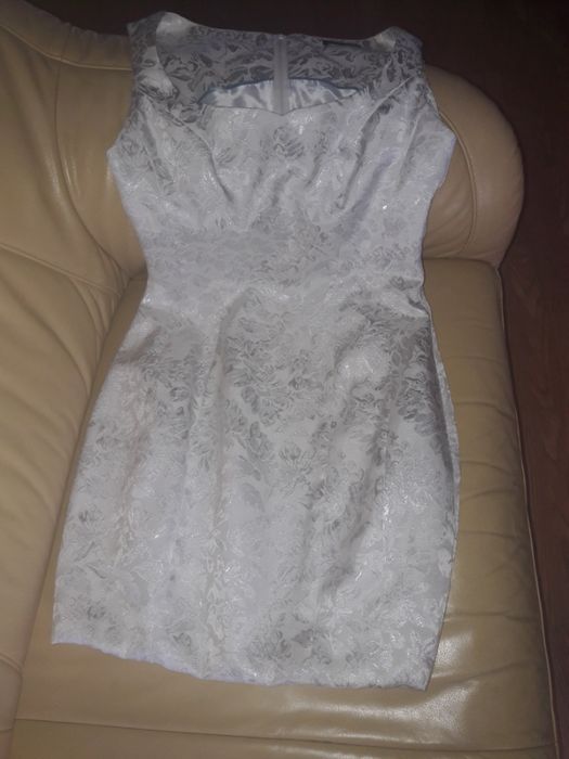 biała sukienka orsay