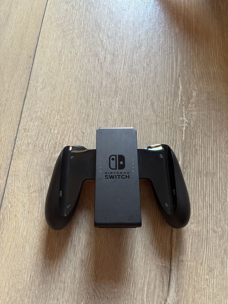 Nintendo switch oled + 2 gry mario kart i supersmash bros +akcesoria
