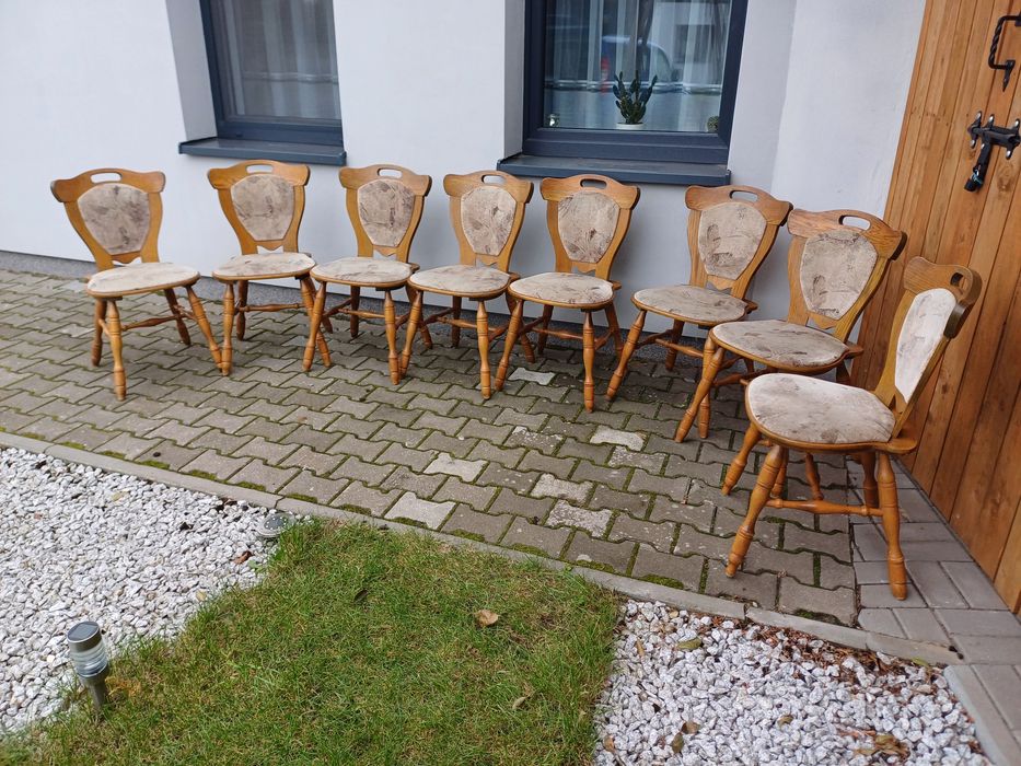 Krzesła 8 sztuk.