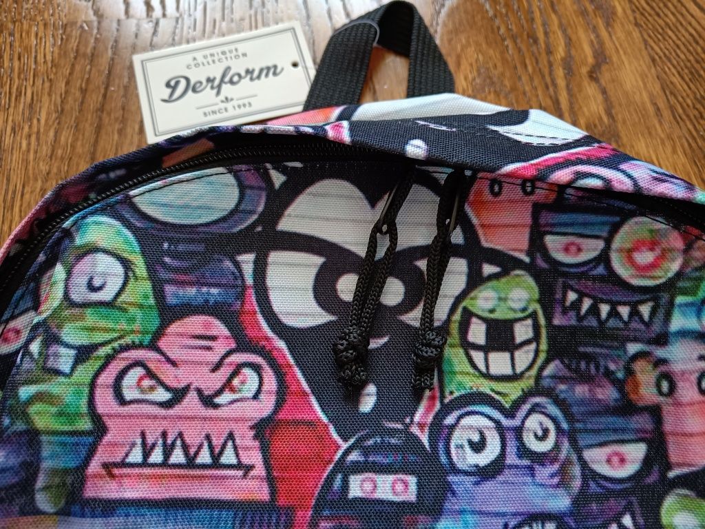 Молодежный рюкзак "GRAFFITI CITY" польского бренда DERFORM