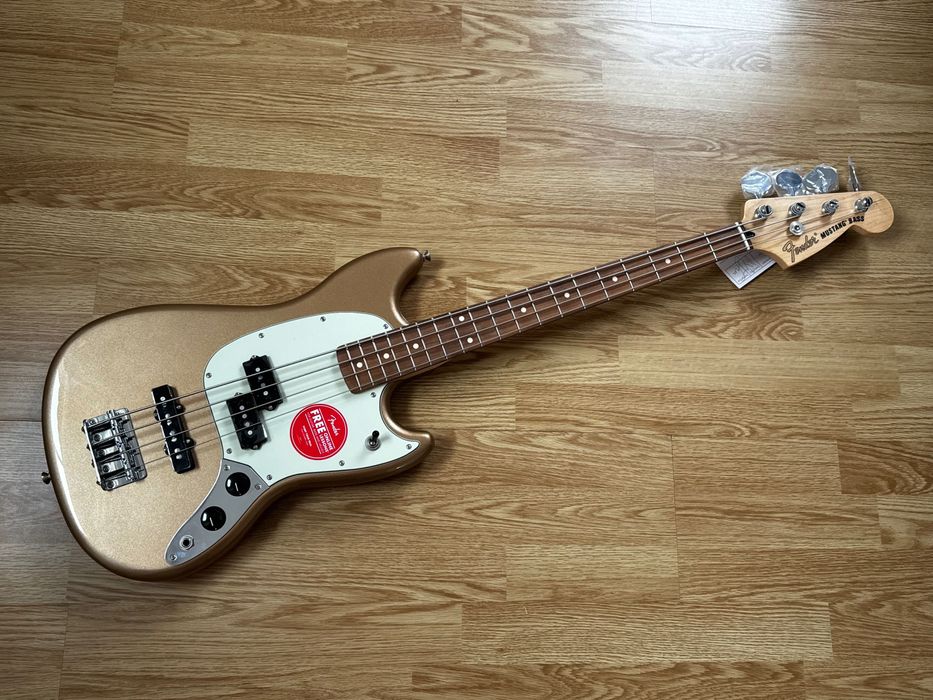 Новий Fender Player Mustang Bass PJ Firemist Gold, Мексіка ($940)