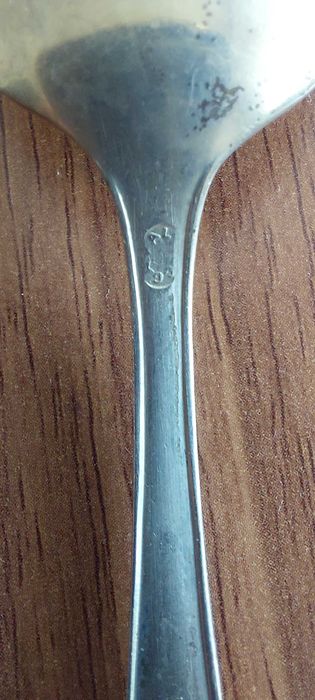 srebrne łyżeczki , prawdopodobnie produkt francuski