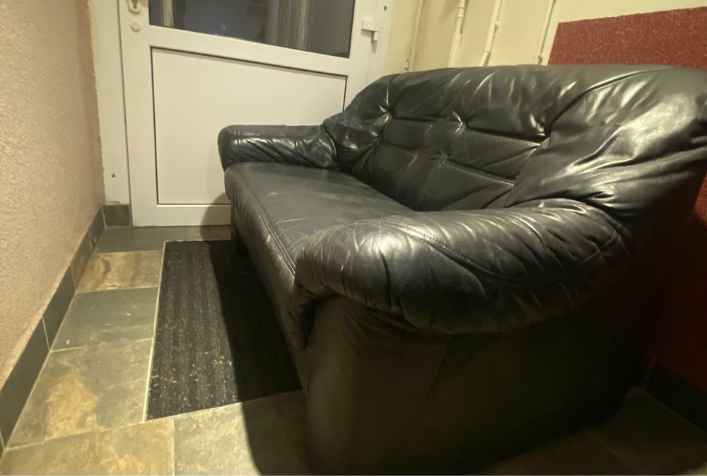Шкіряний диван чорний двохмісний з Німеччини
