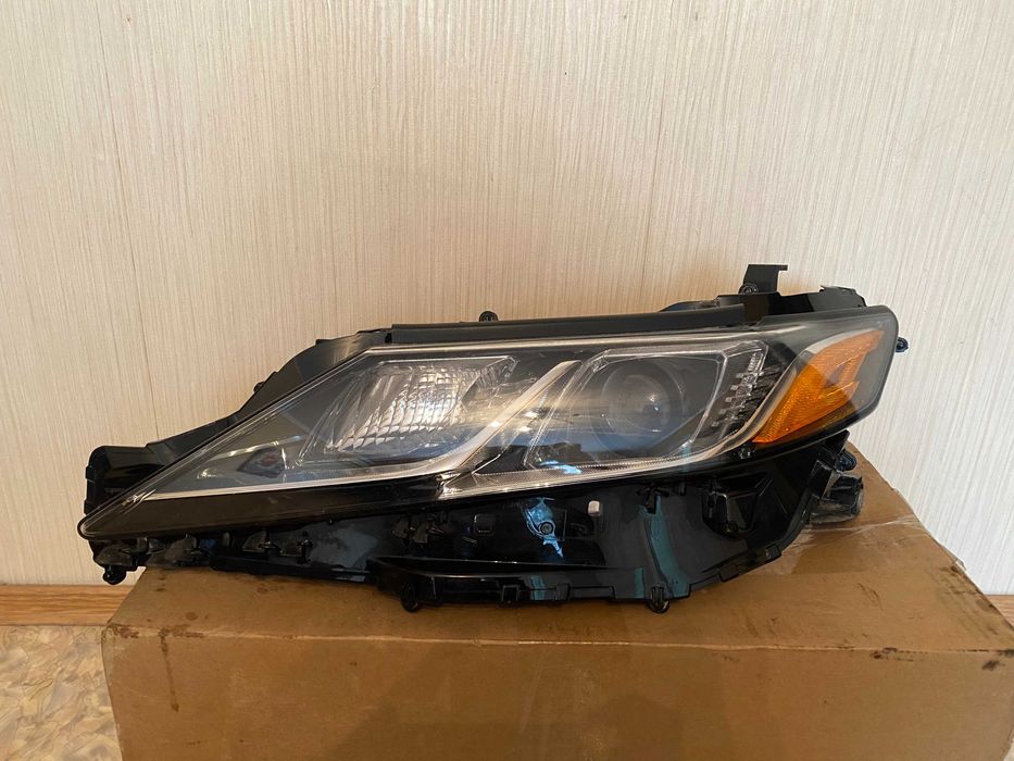Фара оригінал Toyota Camry 2018-2020 XV70 bi-led led