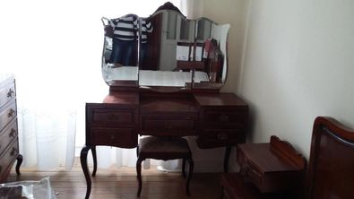 Mobilia de quarto Queen Anne de 1955 completa