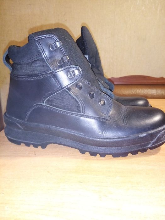Рабочие ботинки, кожа.