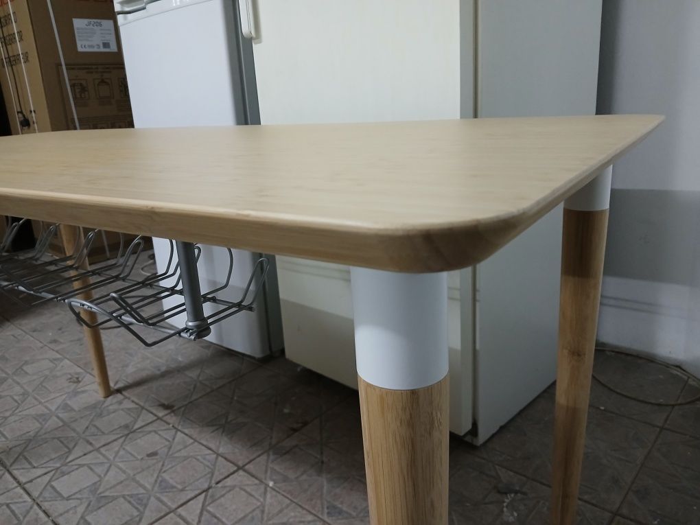 Mesa / Secretária IKEA-Anfallare (Novíssima com 7 Meses de Uso)